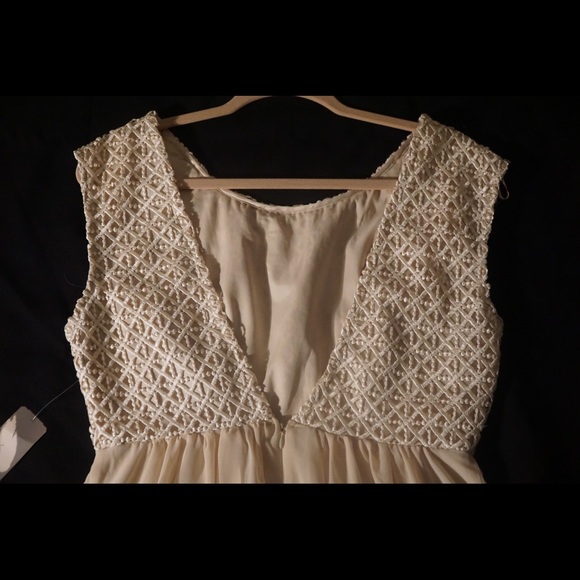 Short length dress from Forever 21. NEW, HAS TAGS! - Picture 2 of 4